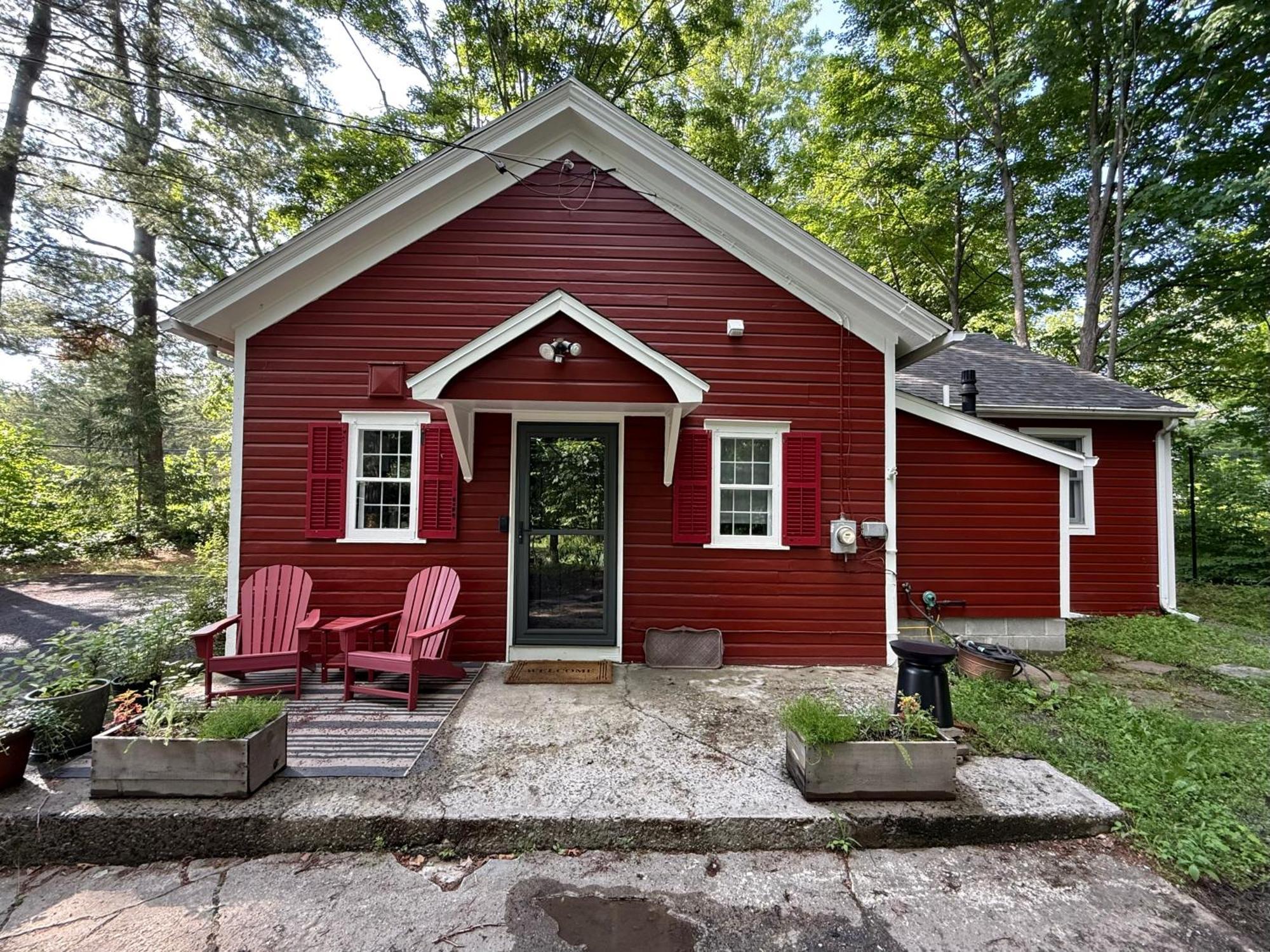 Schoolhouse No. 11 * Hudson Valley Upstate Getaway Stone Ridge
